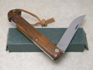 Ka-Bar 1179 USA Rosewood Large Lockback Knife in Box