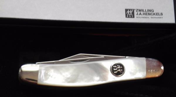 Zwilling J A Henckels Premium 3 Blade Whittler pocket knife with Great Mother of Pearl Handles - NOS Zwilling J A Henckels Premium 3 Blade Whittler pocket knife with Great Mother of Pearl Handles - NOS