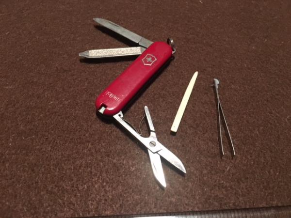 VICTORINOX - RED CLASSIC HOFFRITZ SD - BA - FREE SHIPPING VICTORINOX - RED CLASSIC HOFFRITZ SD - BA - FREE SHIPPING