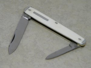 Ford & Medley Sheffield England Genuine Ivory Sleeveboard Pen Knife with Bar Shield c.1872-1930