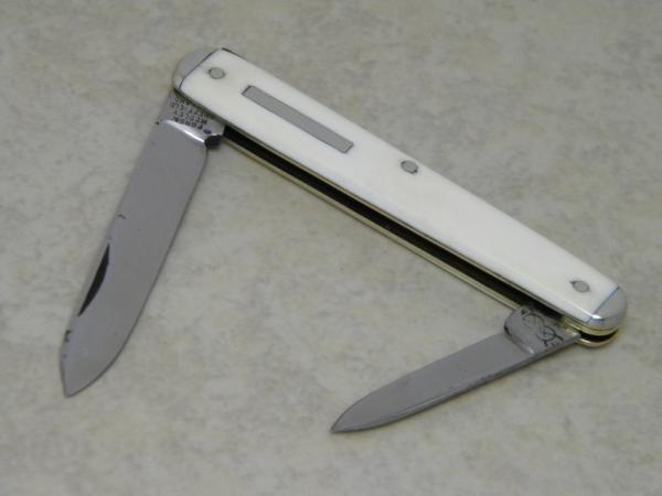 Ford & Medley Sheffield England Genuine Ivory Sleeveboard Pen Knife with Bar Shield c.1872-1930 Ford & Medley Sheffield England Genuine Ivory Sleeveboard Pen Knife with Bar Shield c.1872-1930