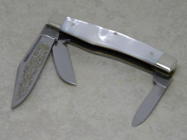 Fight'n Rooster Frank Buster Celebrated Cutlery Germany Pearl The Captains Rooster Stockman Knife Fight'n Rooster Frank Buster Celebrated Cutlery Germany Pearl The Captains Rooster Stockman Knife