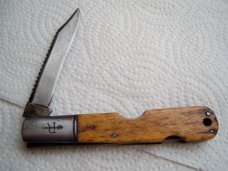 HARD TO COME BY DADDY RUSSELL LOCKBACK FISH SCALER