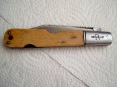 HARD TO COME BY DADDY RUSSELL LOCKBACK FISH SCALER