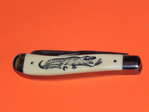 Vintage Schrade Scrimshaw with Crocodile 2 Blade Trapper Pocketknife (584SC) Limited Edition Vintage Schrade Scrimshaw with Crocodile 2 Blade Trapper Pocketknife (584SC) Limited Edition
