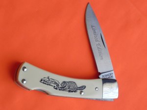 Vintage Limited Edition Schrade Scrimshaw Medium Single Blade LockBack Knife w/ a Beaver Mdl# 515SC