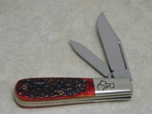 Robeson ShurEdge by Queen Cut. Co. USA Jigged Red Bone Barlow Knife