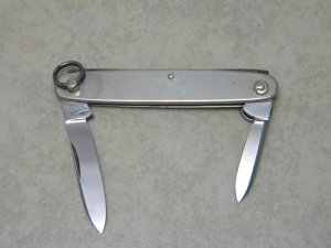 Vintage IXL George Wostenholm Sheffield, England Metal Ring Opener Knife