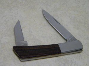 Gerber Portland Oregon 97223 USA Silver Knight by Sakai Japan Wood 2-Blade Knife