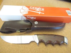 Gerber Presentation Fixed Blade  Knife Model 525 S