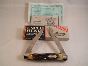 Schrade Uncle Henry 877UH USA Mint