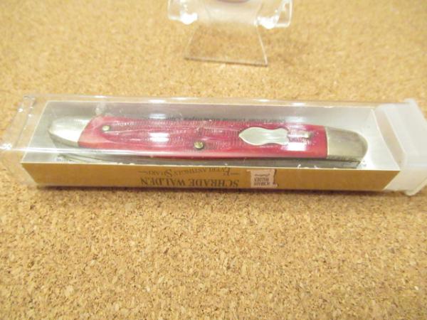 Schrade Walden Red Bone 3 Blade Stockman Pattern # 11897 R Schrade Walden Red Bone 3 Blade Stockman Pattern # 11897 R