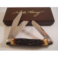 Schrade Walden Uncle Henry 885UH USA Mint
