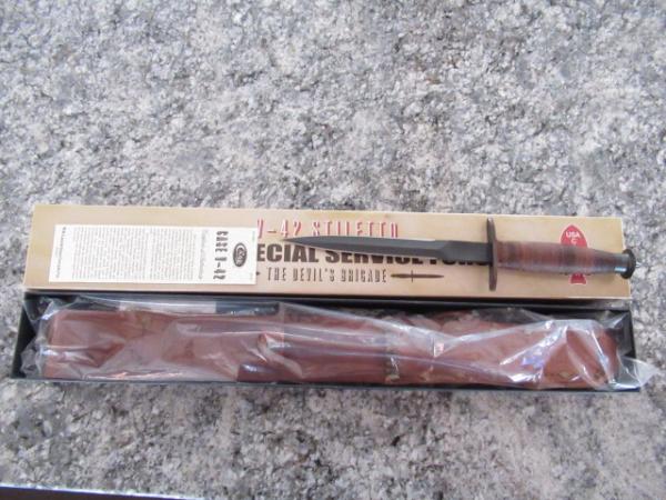 2015 Case XX Fixed Blade   V-42 Stiletto 