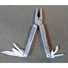 Leatherman Kick