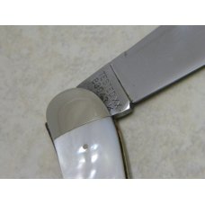 Case Classic 1993 Pearl 83043 1/2 "Merry Christmas from LRK" Split Backspring Whittler Knife in Box Case Classic 1993 Pearl 83043 1/2 "Merry Christmas from LRK" Split Backspring Whittler Knife in Box