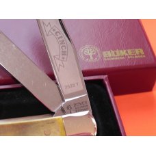 Boker "Cinch" Trapper Mdl# 2525Y w/ Flawless Yellow Bone Handles & Blade Frost & Etch +Display Box Boker "Cinch" Trapper Mdl# 2525Y w/ Flawless Yellow Bone Handles & Blade Frost & Etch +Display Box