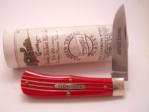 Great Eastern/ Tidioute Tractor Red Trapper Kmife Great Eastern/ Tidioute Tractor Red Trapper Kmife