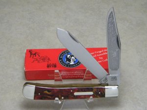 Bulldog Brand Solingen Germany 1995 Cranberry Large Display Trapper Knife with Etch in Box