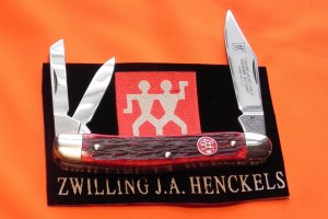 Vint J A Henckels Whitter, HK-7-B Pocket Knife w Nice Dark Red Pick-bone Handles & Frost Blade Etch