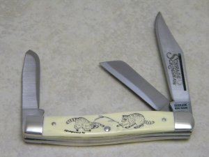 Schrade USA SC505 Raccoon Scrimshaw Delrin Stockman Knife c. 1980