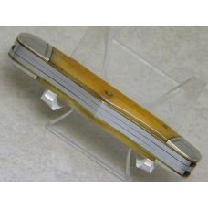 Case Classic 1995 Light Brown Bone 63046 Oval Shield Humpback Whittler Knife in Box Case Classic 1995 Light Brown Bone 63046 Oval Shield Humpback Whittler Knife in Box