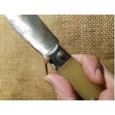 Casafont Solsona Navaja knife. Research says it is post 1945.Amazing steel and great snap.all tight. Casafont Solsona Navaja knife. Research says it is post 1945.Amazing steel and great snap.all tight.