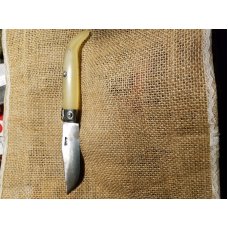 Casafont Solsona Navaja knife. Research says it is post 1945.Amazing steel and great snap.all tight. Casafont Solsona Navaja knife. Research says it is post 1945.Amazing steel and great snap.all tight.
