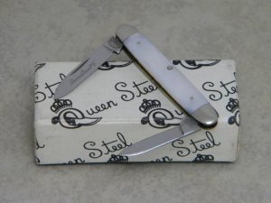 Queen Cutlery Co. Titusville PA Pearl #6 Pen Knife in Box