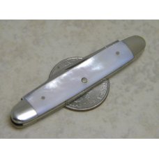 Queen Cutlery Co. Titusville PA Pearl #6 Pen Knife in Box Queen Cutlery Co. Titusville PA Pearl #6 Pen Knife in Box