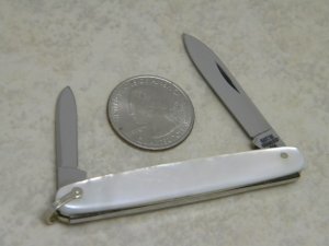 Case XX Stainless USA 1965-69 Pearl 82053 Shad Pen Knife with Bale
