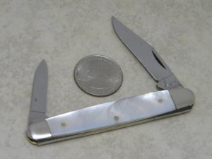 Queen Steel #4 Made in USA Pearl "Big Q" Sleeveboard Pen Knife in Box c.1930's - 1950's