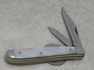 Queen Steel #14P Pearl Peanut Knife - Etched - No Tang Stamp c.1960's