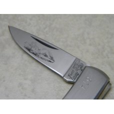 Frost Cutlery Japan Genuine Abalone Pearl Nude Lady Lockback Knife in Box (Item #3) Frost Cutlery Japan Genuine Abalone Pearl Nude Lady Lockback Knife in Box (Item #3)