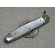 Queen Steel #8 Pearl Senator Pen Knife - Big Q Tang Stamp c.1930's to 1950's Queen Steel #8 Pearl Senator Pen Knife - Big Q Tang Stamp c.1930's to 1950's