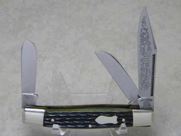 Fight'n Rooster Germany Green Jigged Bone Federal Shield Stockman Knife