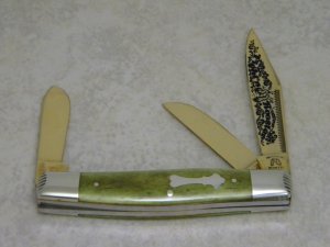 Fight'n Rooster Germany Smooth Green Bone Bullock Shield Stockman Knife with Gold Blades 1 of 12