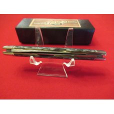 Queen Classics Abalone Casein #27 Muskrat Queen Classics Abalone Casein #27 Muskrat