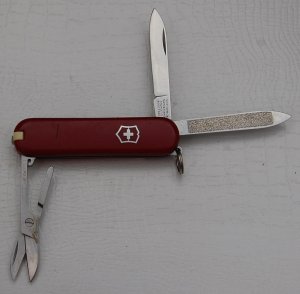 Victorinox with Smooth Red Synthetic Covers In Excellent Condition (815)