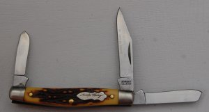 Schrade with Jigged Brown Synthetic Covers In Excellent Condition (827)