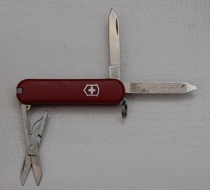 Victorinox with Smooth Red Synthetic Covers In Excellent Condition (843)