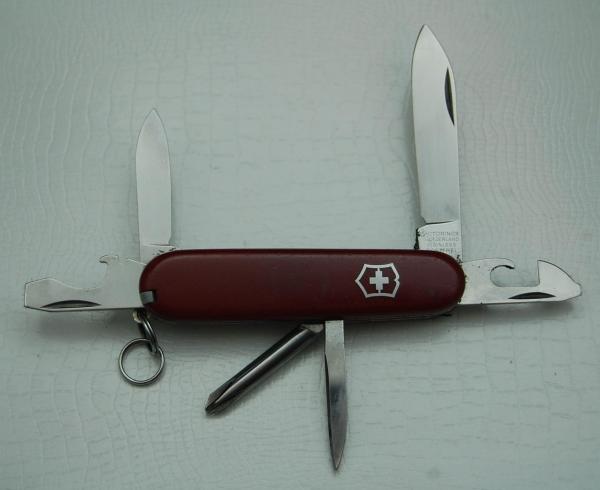 Victorinox with Smooth Red Synthetic Covers In Very Good Condition (863) Victorinox with Smooth Red Synthetic Covers In Very Good Condition (863)