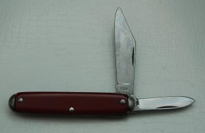 Unknown with Smooth Red Synthetic Covers In Very Good Condition (866)