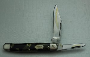 Johnston with Green Mottled Synthetic Covers In Very Good Condition (869)