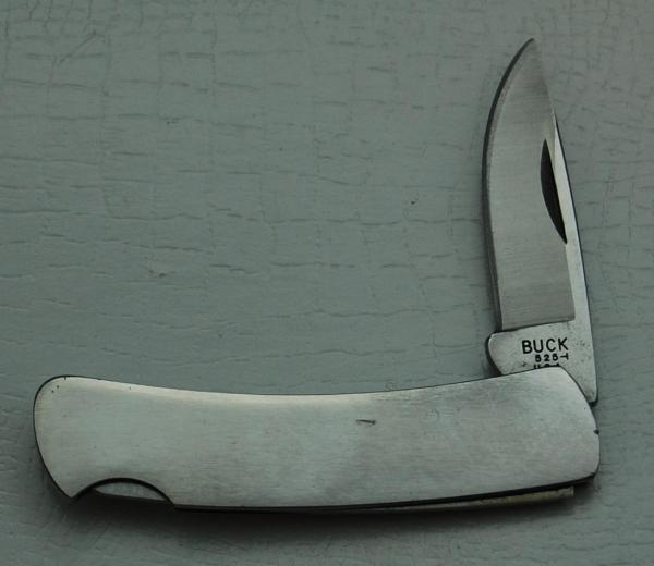 Buck with Stainless Steel Covers In Excellent Condition (881) Buck with Stainless Steel Covers In Excellent Condition (881)