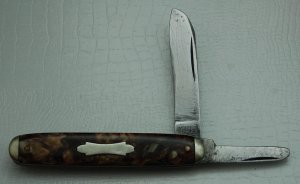 Imperial with Brown Mottled Synthetic Covers In Very Good Condition (886)