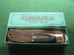Remington UMC USA 1989 Wood R1128 Bullet Trapper Knife - NIB