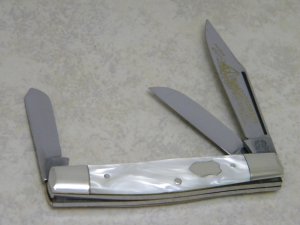 Fight'n Rooster Germany Crystal White Pre-1982 Jackson County Moonshine Special Stockman Knife