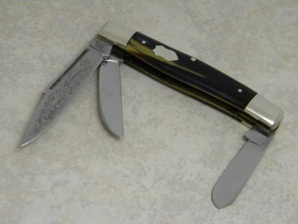 Fight'n Rooster Germany Celebrated Coon Stripe Fancy "Fight'n Rooster" Etch Stockman Knife 1 of 200 Fight'n Rooster Germany Celebrated Coon Stripe Fancy "Fight'n Rooster" Etch Stockman Knife 1 of 200
