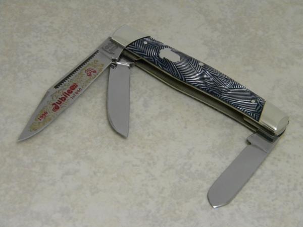 Fight'n Rooster Germany Celebrated Fingerprint "Jubilee" Red & Gold Etch Stockman Knife Fight'n Rooster Germany Celebrated Fingerprint "Jubilee" Red & Gold Etch Stockman Knife